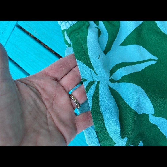 Super fun shorts! 🌴unisex but women's sizing!! - Picture 4 of 12